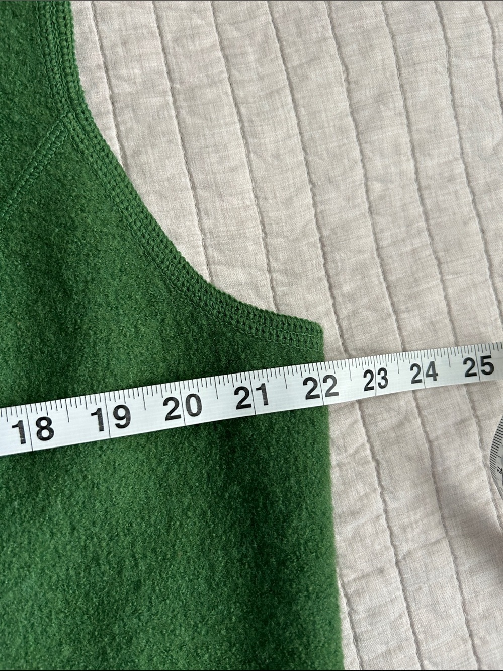 Norm Thompson Vtg 100% boiled wool green open front toggle sweater vest L - Picture 7 of 11